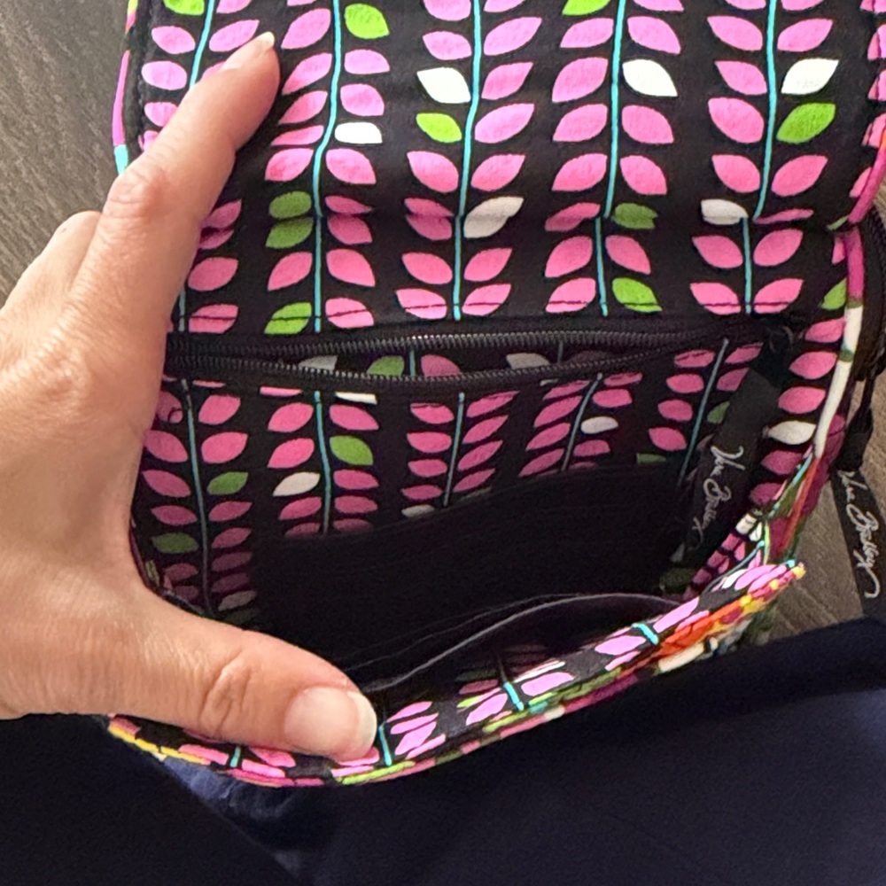 Vera Bradley Mini Hipster in the vibrant "Va Va Bloom" pattern crossbody purse - Picture 4 of 8